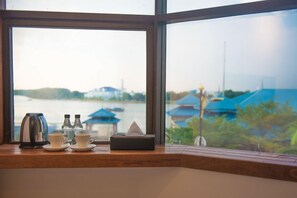 Deluxe Tatami Double (Window) | Iron/ironing board, free WiFi, bed sheets - MUO Boutique Hotels (Muar)