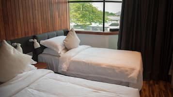 Deluxe Twin (Window) | Iron/ironing board, free WiFi, bed sheets