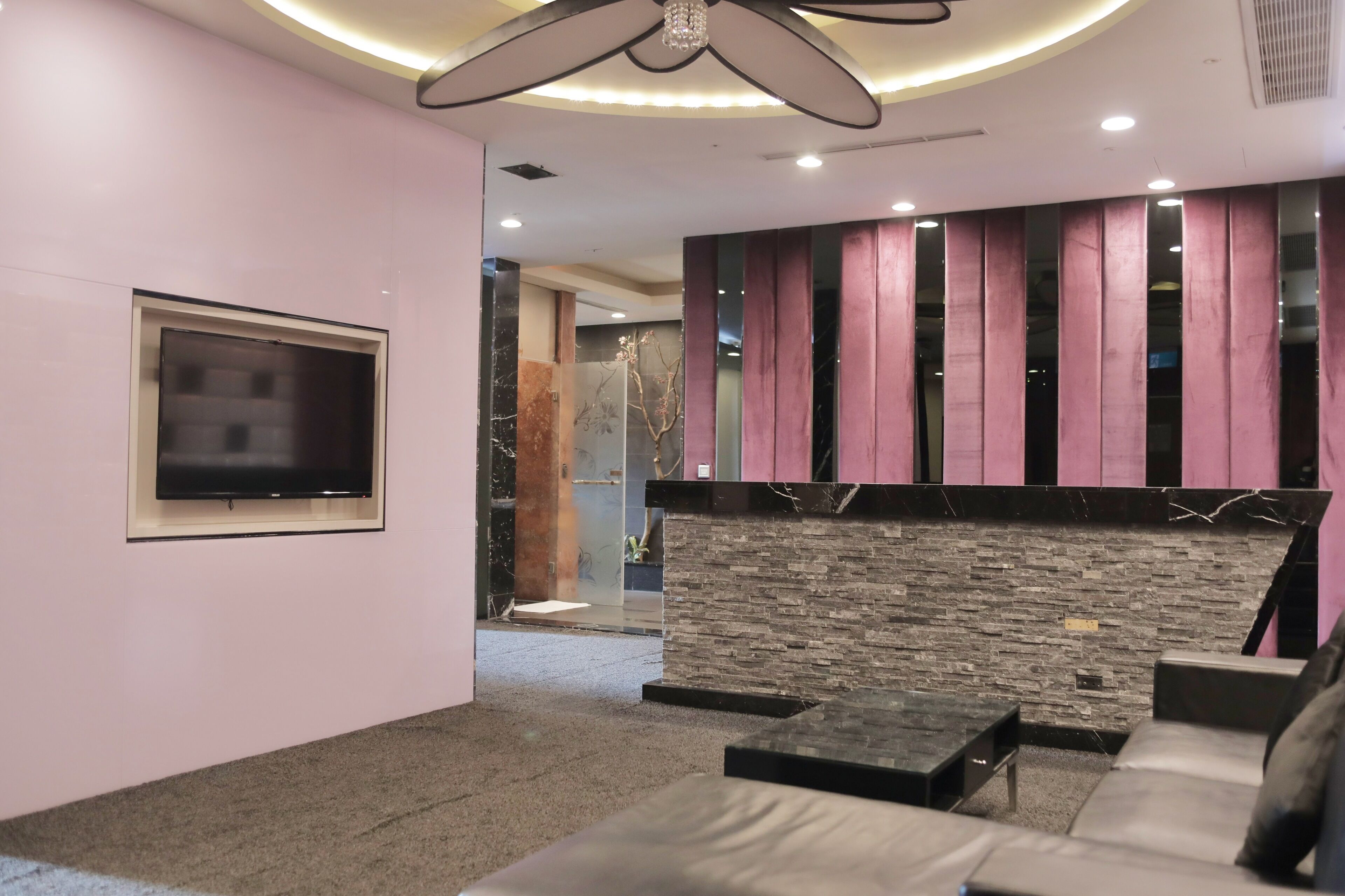 deluxe quadruple room | bathroom | separate bathtub and shower, rainfall showerhead, free toiletries