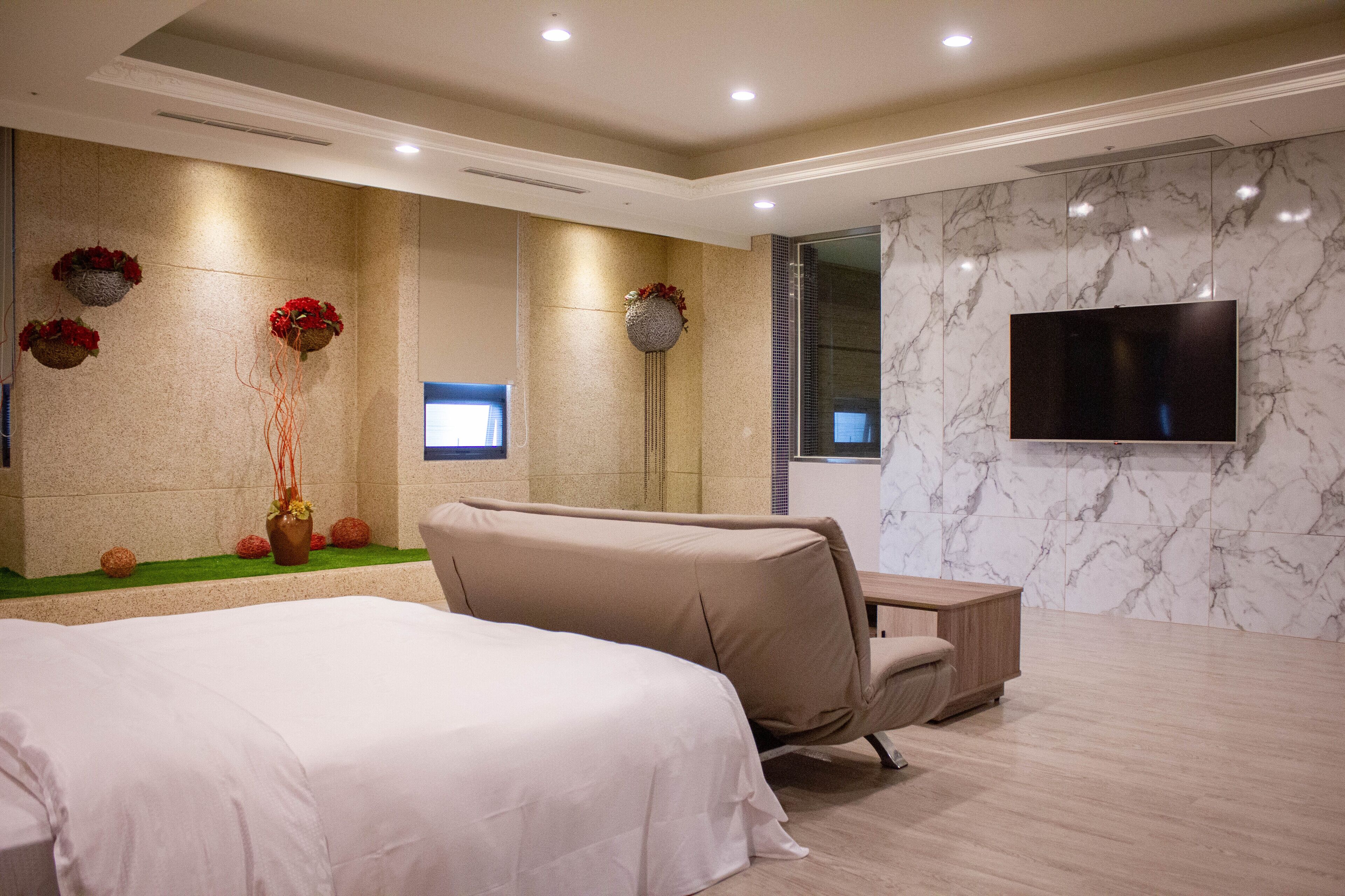 Down duvets, minibar, individually decorated, individually furnished