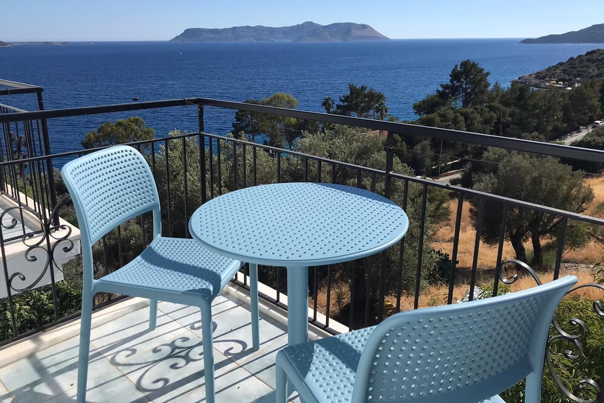 Family Penthouse, 1 Double Bed with Sofa bed, Sea View | Free minibar items, in-room safe, free WiFi