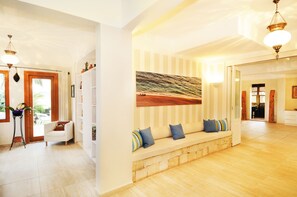 Lobby sitting area - Kale Hotel (Kas)