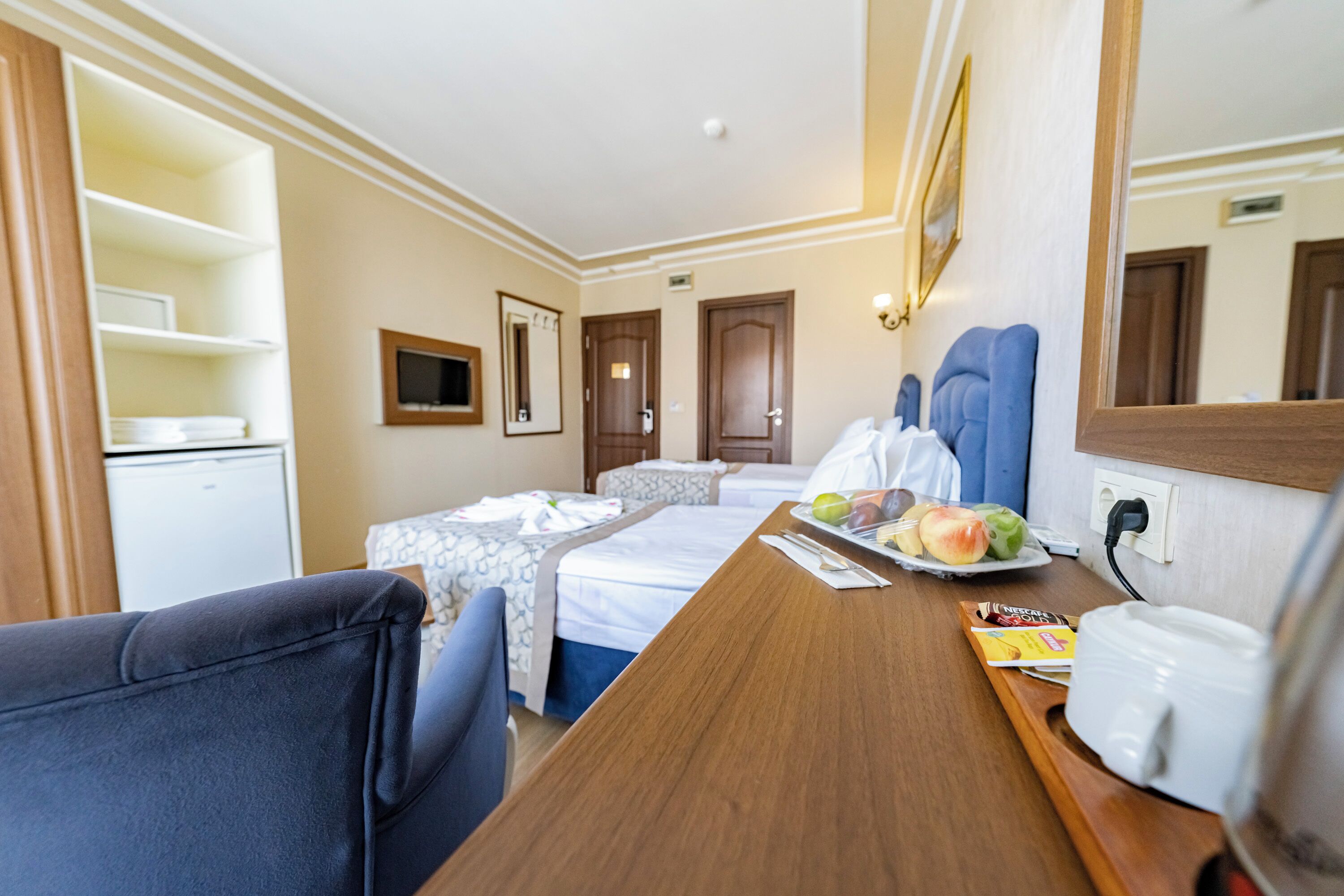 standard twin room, city view | egyptian cotton sheets, premium bedding, in-room safe, desk