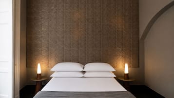 Phòng Deluxe (Eliodoro) | Bộ đồ giường cao cấp, minibar, két bảo mật tại phòng