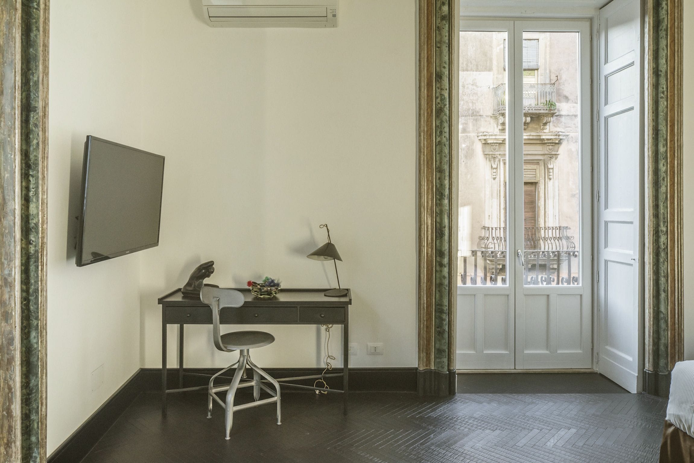 Photo - Asmundo di Gisira