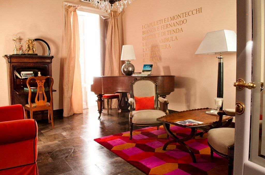 Photo - Asmundo di Gisira