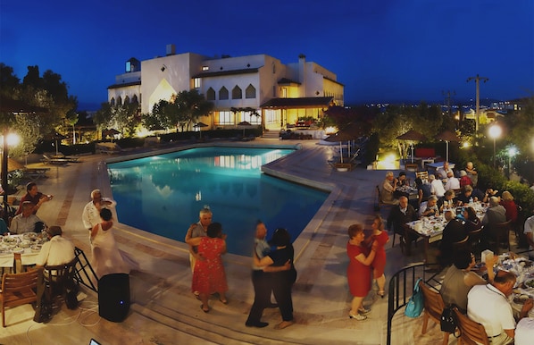 Frühstück, Mittagessen, Abendessen, türkische Küche, Blick auf den Pool