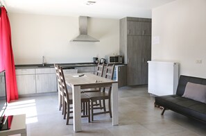 패밀리룸 | 객실 내 식사 공간