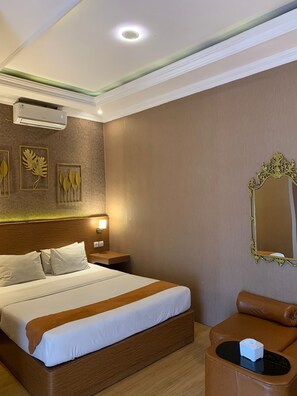 Habitación Deluxe ( Super ) | Ropa de cama de alta calidad, escritorio, sistema de insonorización