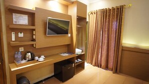 Family Room | Premium bedding, desk, soundproofing, free WiFi - Hotel Pondok Asri (Boyolali)
