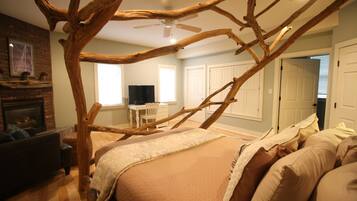 Deluxe Room, 1 Queen Bed, Accessible, Jetted Tub (Driftwood) - No Pets Allowed | Hochwertige Bettwaren, Pillowtop-Betten, individuell dekoriert