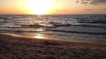 Beach nearby, white sand, kayaking, rowing