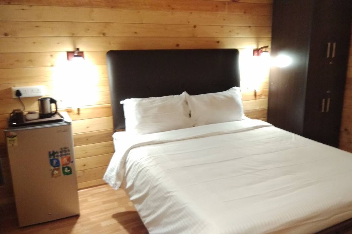 Basic Cottage, 1 Double Bed, Pool View