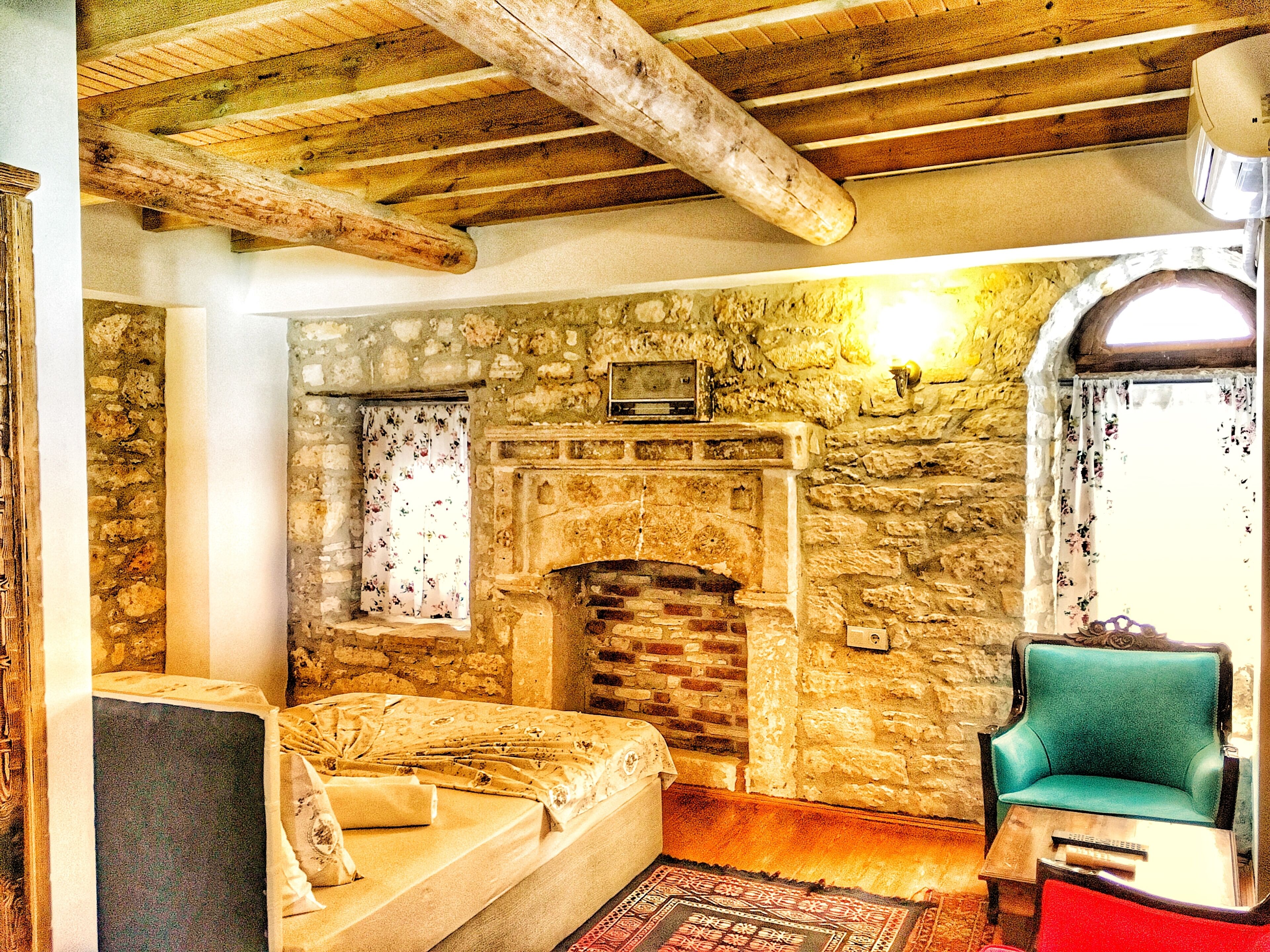 deluxe triple room | desk, blackout curtains, soundproofing, free wifi