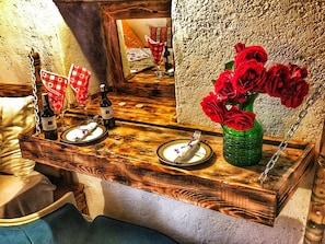 Deluxe Quadruple Room | Desk, blackout drapes, soundproofing, free WiFi - Parmis Boutique House (Cesme)