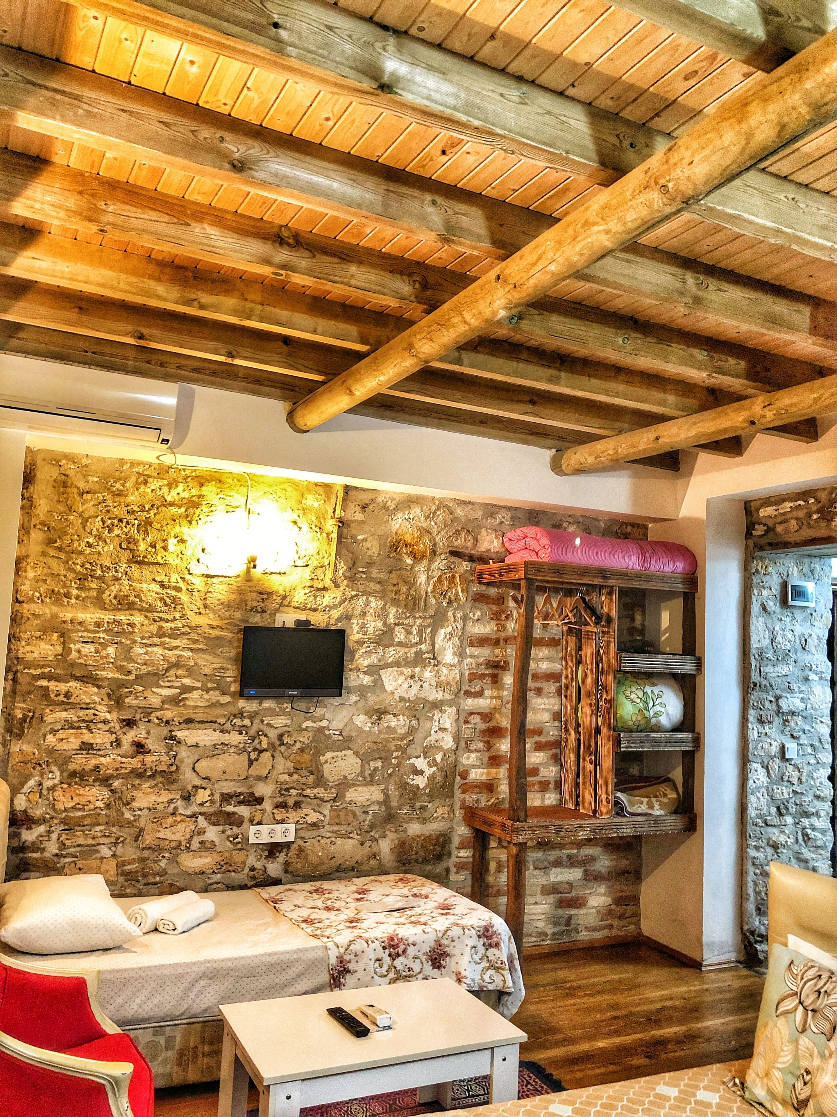 deluxe quadruple room | desk, blackout curtains, soundproofing, free wifi