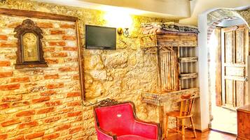 Quarto triplo luxo | Escrivaninha, cortinas blackout, quartos à prova de som