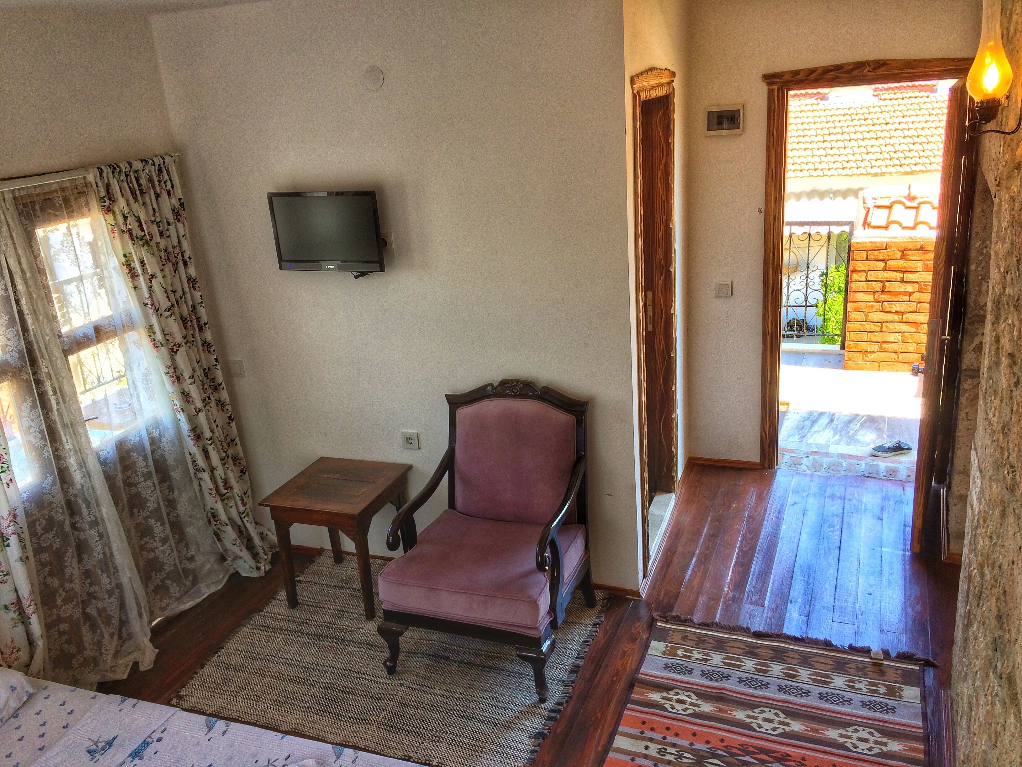 deluxe double room | desk, blackout curtains, soundproofing, free wifi