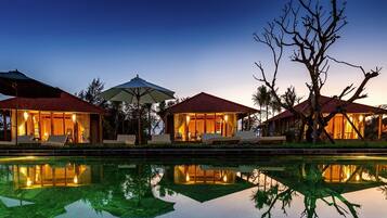 2 outdoor pools, pool umbrellas, sun loungers