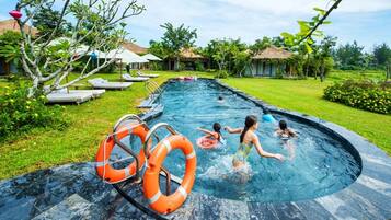 2 outdoor pools, pool umbrellas, pool loungers
