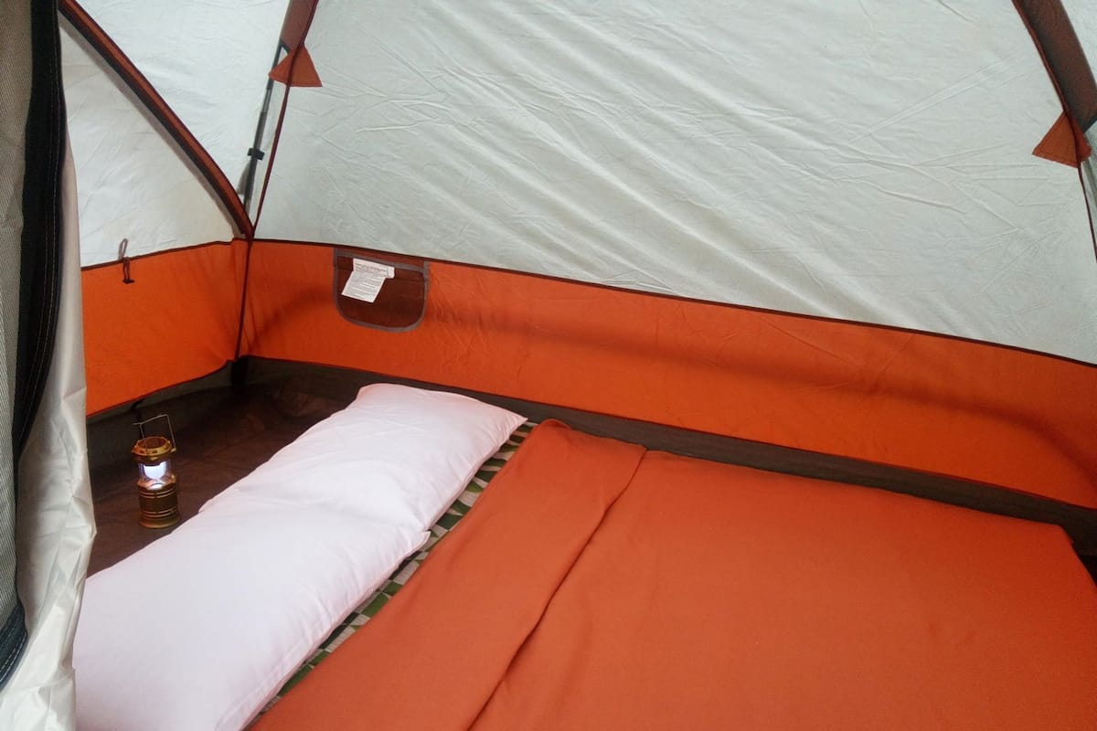 Schreibtisch, schallisolierte Zimmer