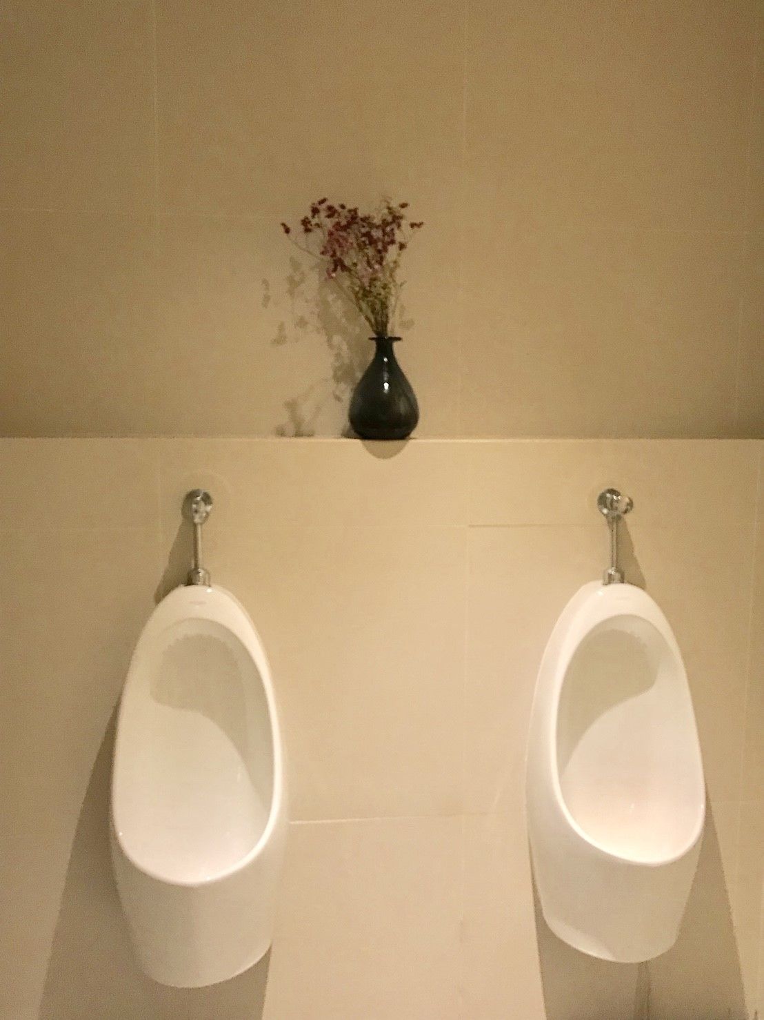 Foto - Kinnon Deluxe Hostel Coworking Cafe