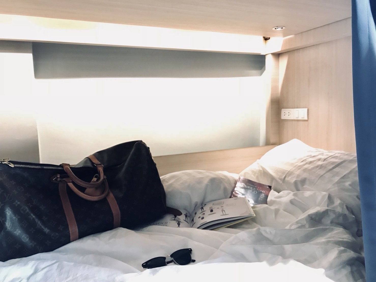 Foto - Kinnon Deluxe Hostel Coworking Cafe