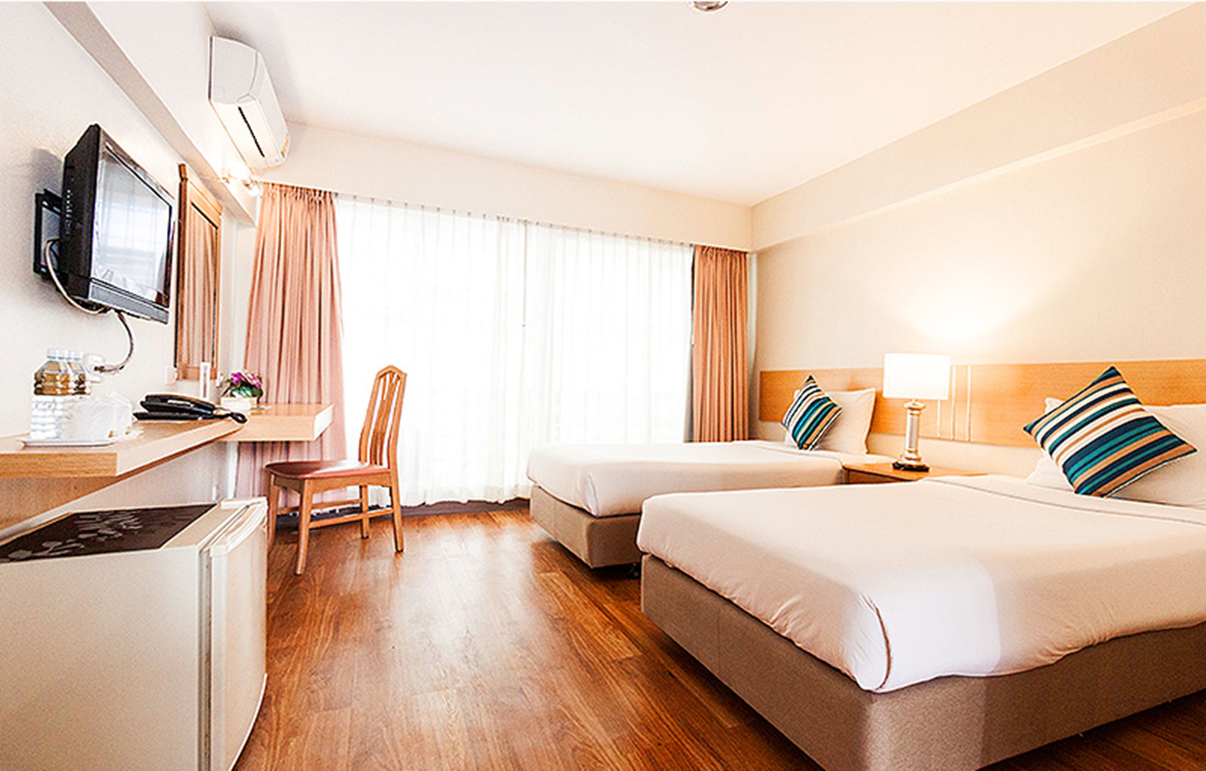 Photo - Samran Place Hotel