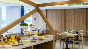 Colazione all'inglese, servita tutte le mattine (120 THB a persona)