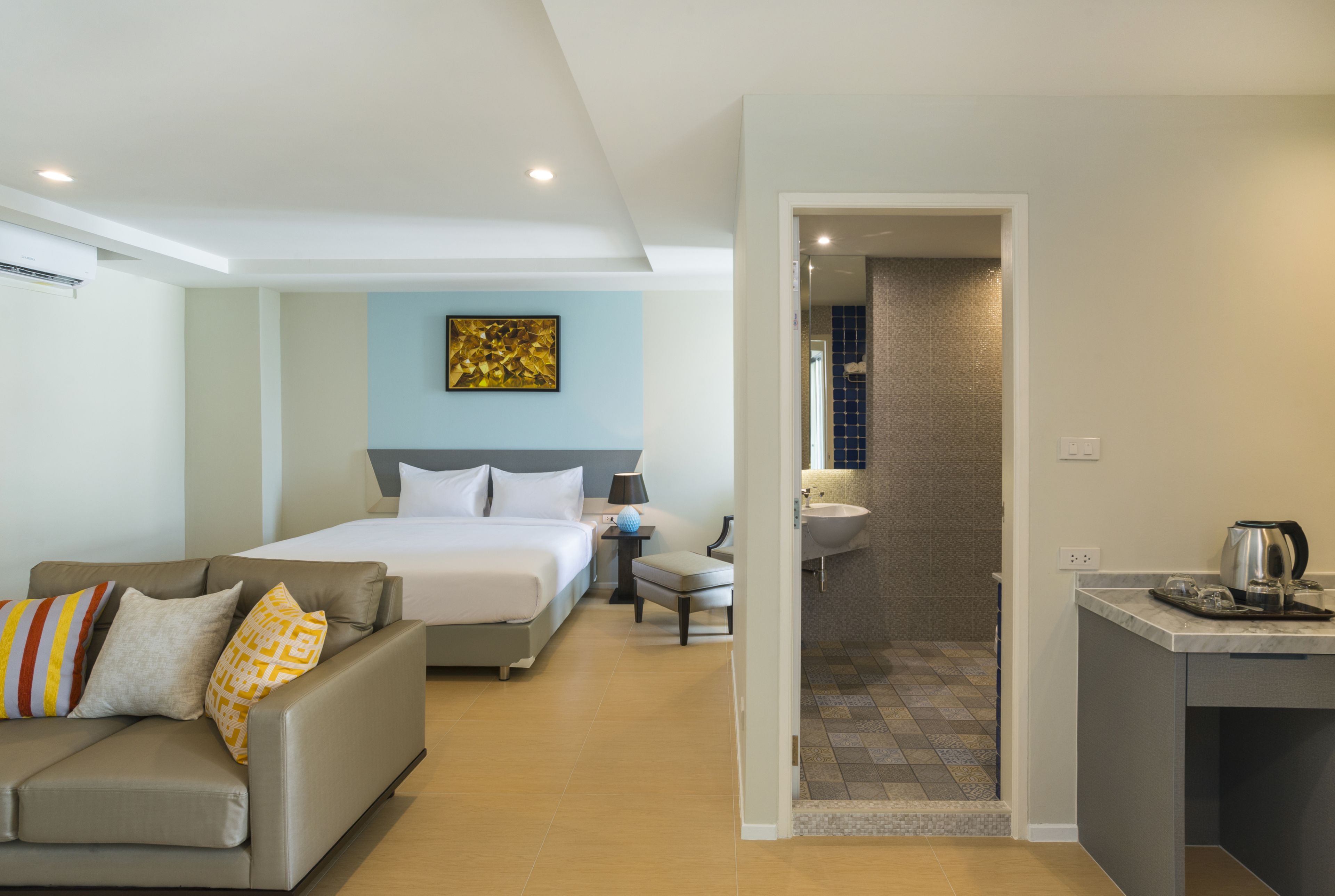 zircon suite | minibar, in-room safe, desk, blackout curtains