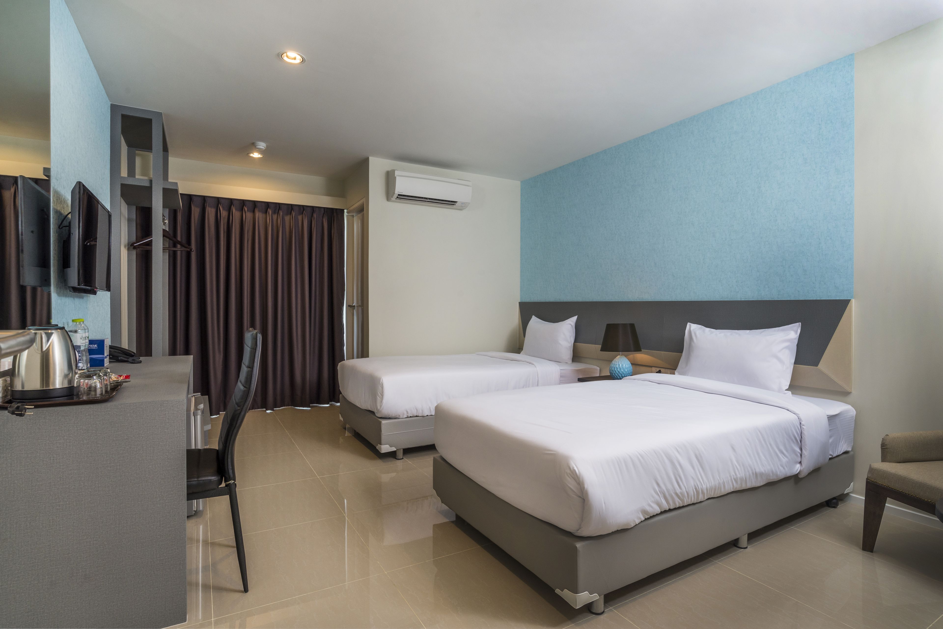 superior twins | minibar, in-room safe, desk, blackout curtains