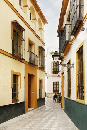 ด้านหน้าที่พัก