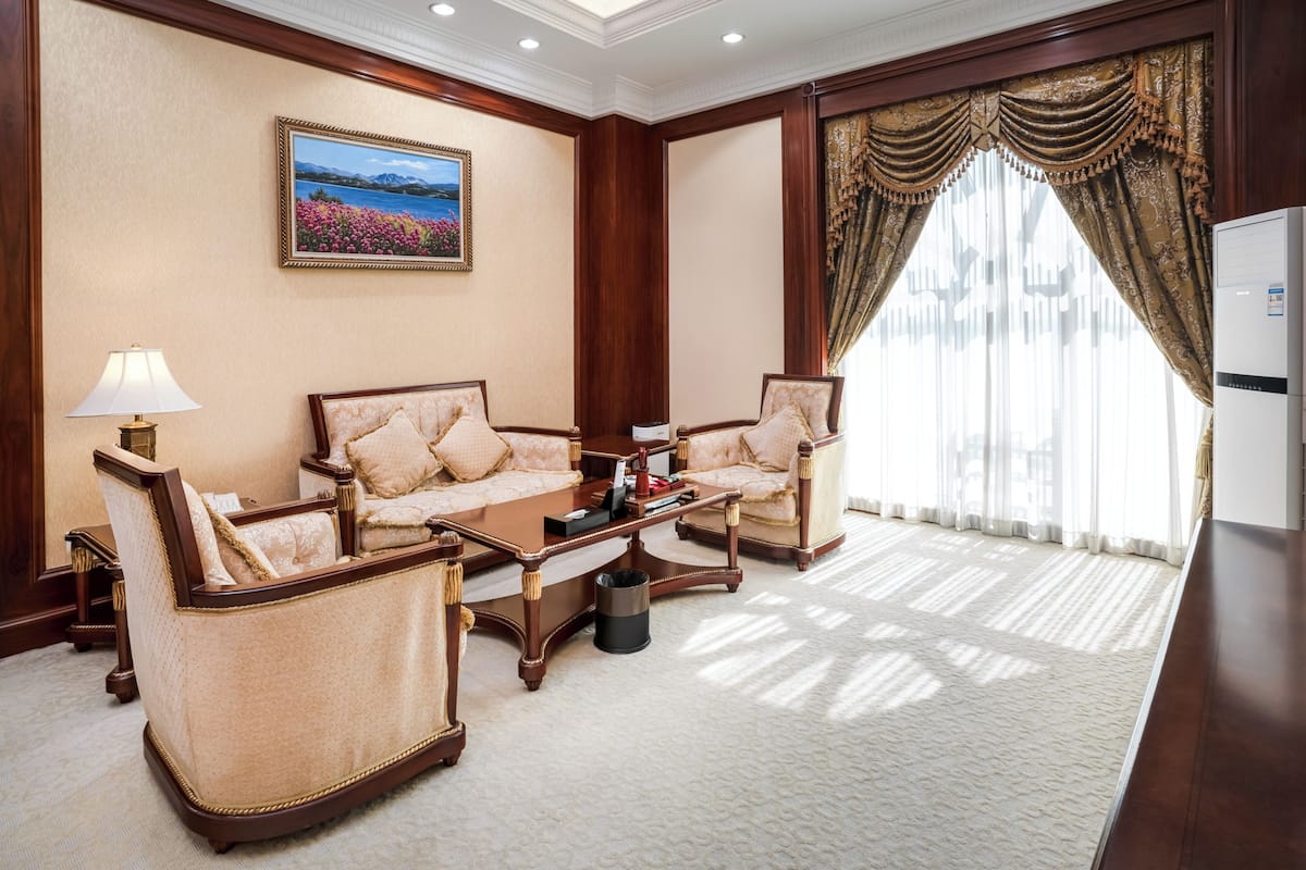 Prime Minister Suite | Living room