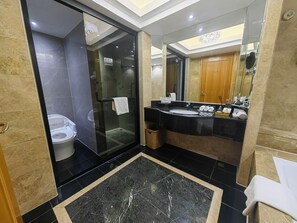Suite ejecutiva | Baño | Ducha y cabezal de ducha tipo lluvia