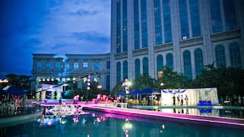 Indoor pool, outdoor pool