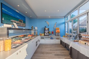 Daily buffet breakfast for a fee - Hotel Serena (Caorle)