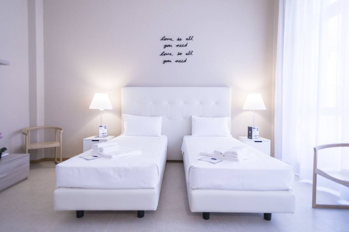 Biancheria da letto di alta qualità, una cassaforte in camera