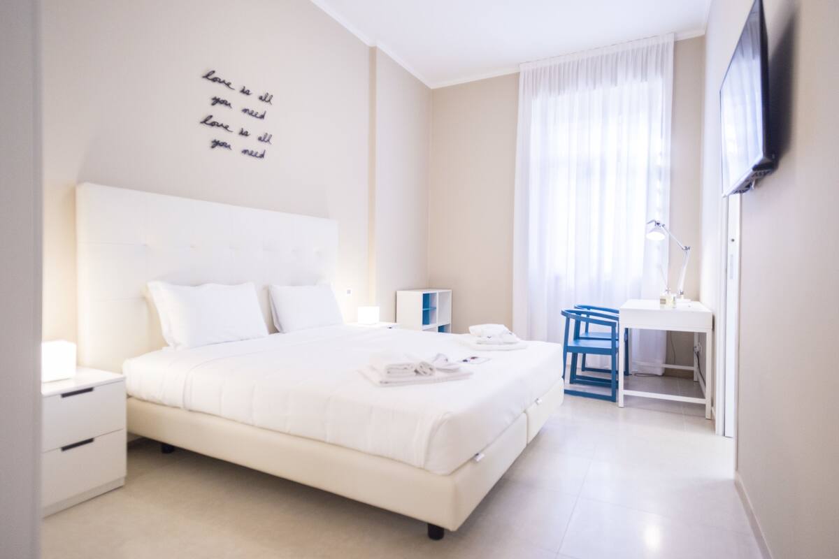 Biancheria da letto di alta qualità, una cassaforte in camera
