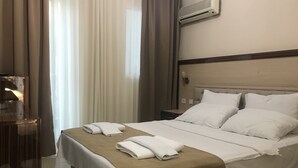 迷你吧、書桌、免費無線上網、床單