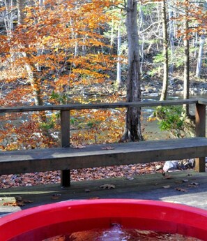 Big Poplar | Outdoor spa tub