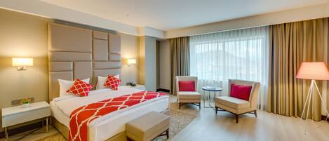 Economy Twin Room | Premium bedding, minibar, in-room safe, desk