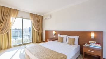 Minibar, in-room safe, desk, bed sheets