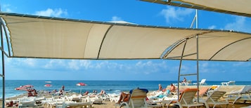 Playa privada en los alrededores, sillas reclinables de playa