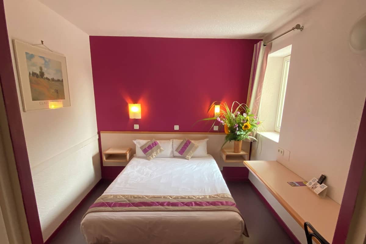 Standard-Doppelzimmer | Schreibtisch, laptopgeeigneter Arbeitsplatz, Verdunkelungsvorhänge
