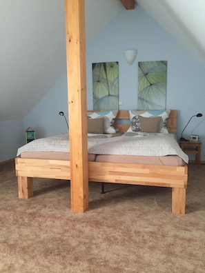 Triple Room | Premium bedding, minibar, soundproofing, cribs/infant beds - Alter Winzerhof Weisenheim am Berg e.K. (Weisenheim am Berg)