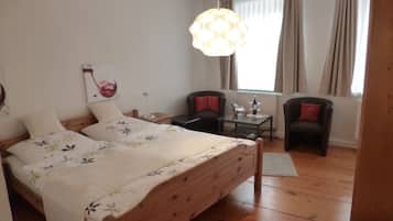 Huoneisto (Kabinett) | Ylelliset vuodevaatteet, minibaari, äänieristys, vauvansängyt