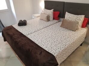 高级双床房, 2 张单人床 (Duquesa 2) | 羽绒被、免费 WiFi、床单