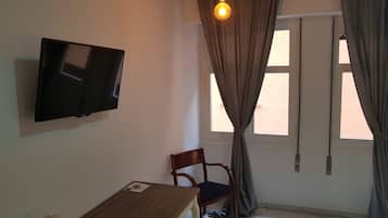 Quarto duplo superior, 2 camas de solteiro (Duquesa 2) | Edredons de pluma, Wi-Fi de cortesia, roupa de cama