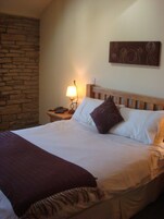 经典双人房 | 办公桌、熨斗/熨衣板、免费 WiFi、床单