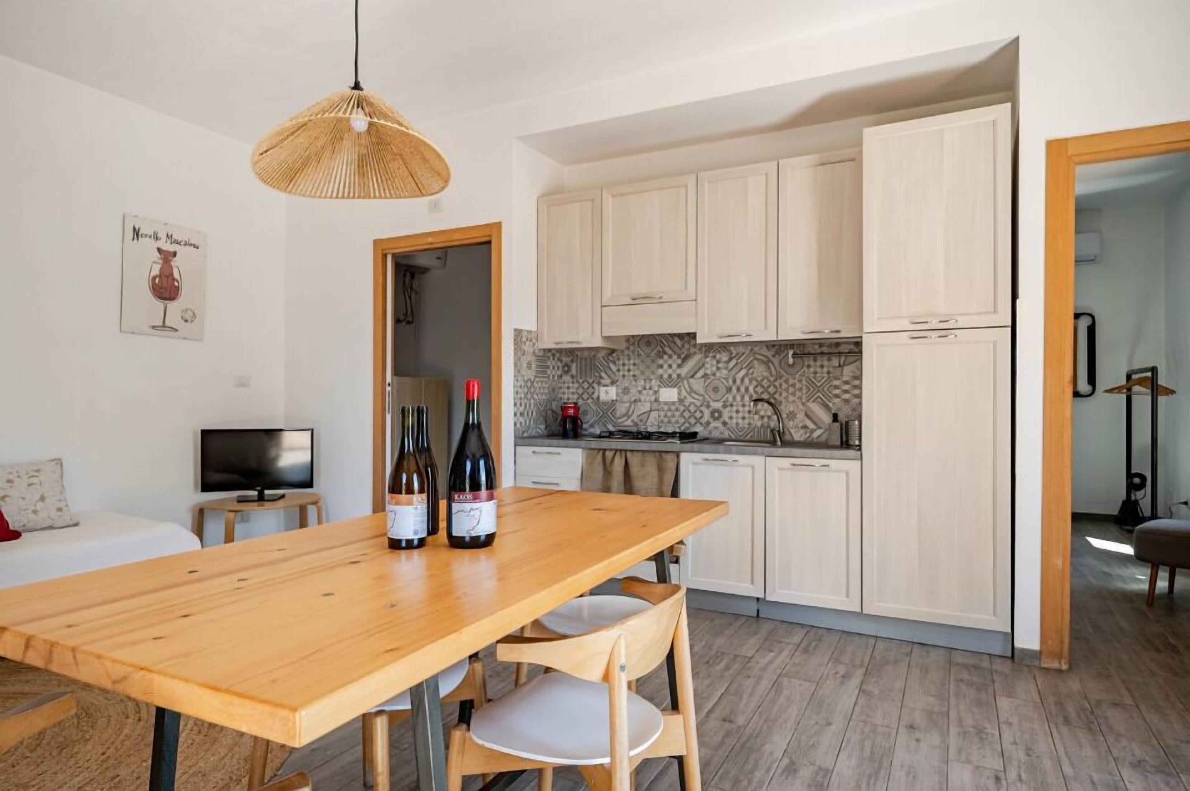 Panoramic Apartment, 1 Bedroom | Egyptian cotton sheets, premium bedding, down duvets, blackout curtains